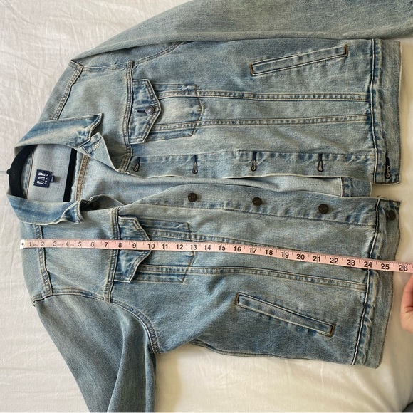 Signed Gap Jacket by Founder, Doris Fisher - Picture 8 of 9